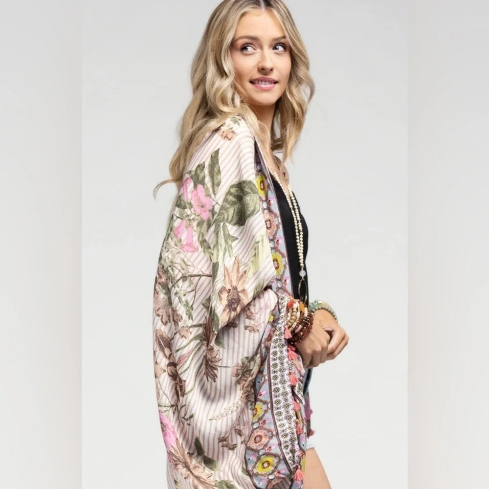 Women's Moroccan Flower Cocoon Kimono with Tassel Accent One Size - Picture 3 of 5